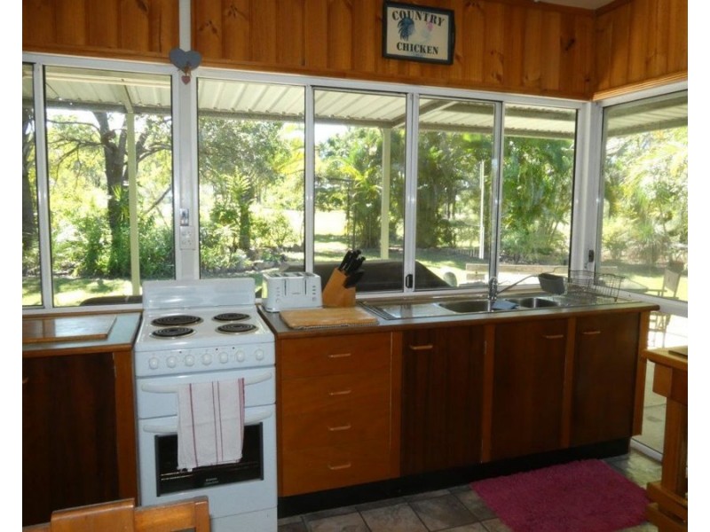 561 Matchbox Road, Deepwater QLD 4674