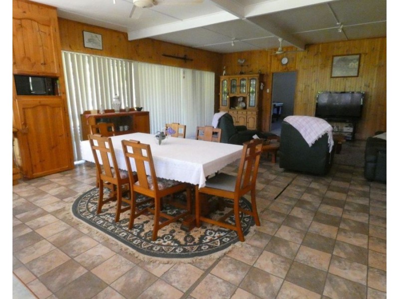 561 Matchbox Road, Deepwater QLD 4674