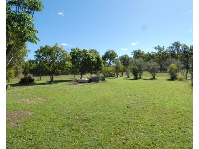 561 Matchbox Road, Deepwater QLD 4674