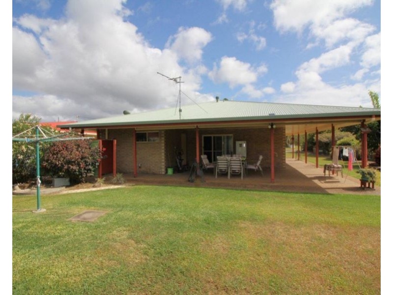 10 Pangola Street, Winfield QLD 4670