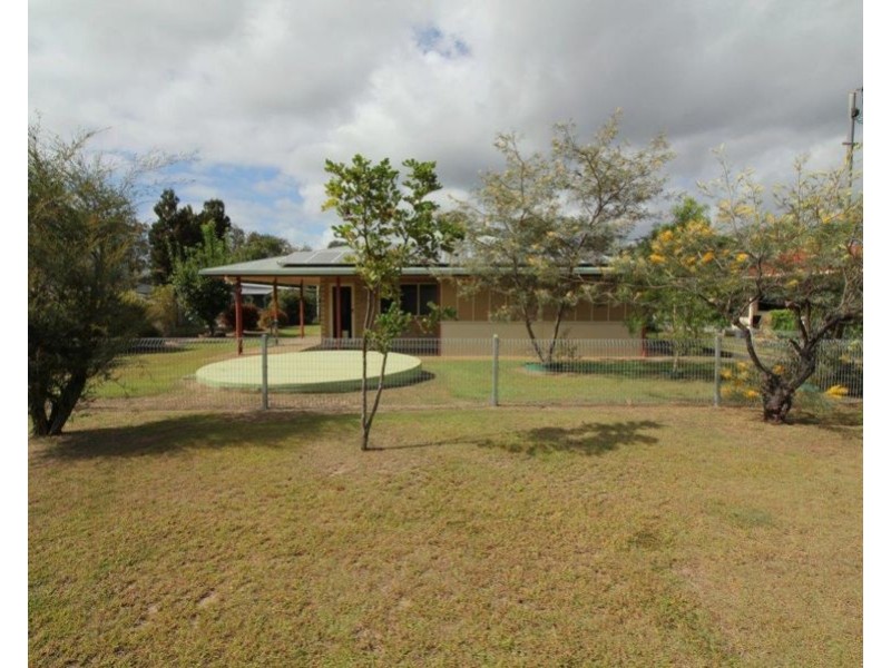 10 Pangola Street, Winfield QLD 4670