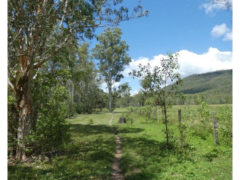 277 Bushlands Road, Bororen QLD 4678
