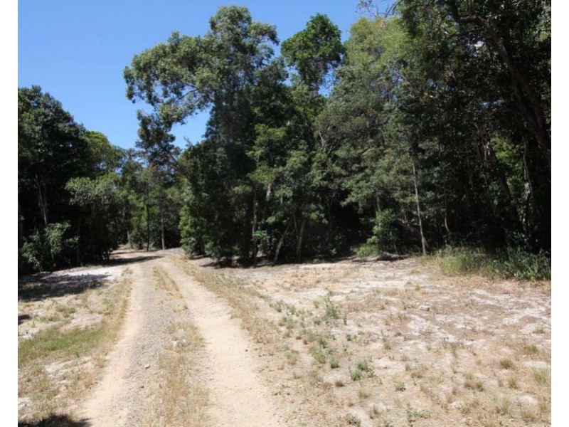 696 Fingerfield Road, Deepwater QLD 4674