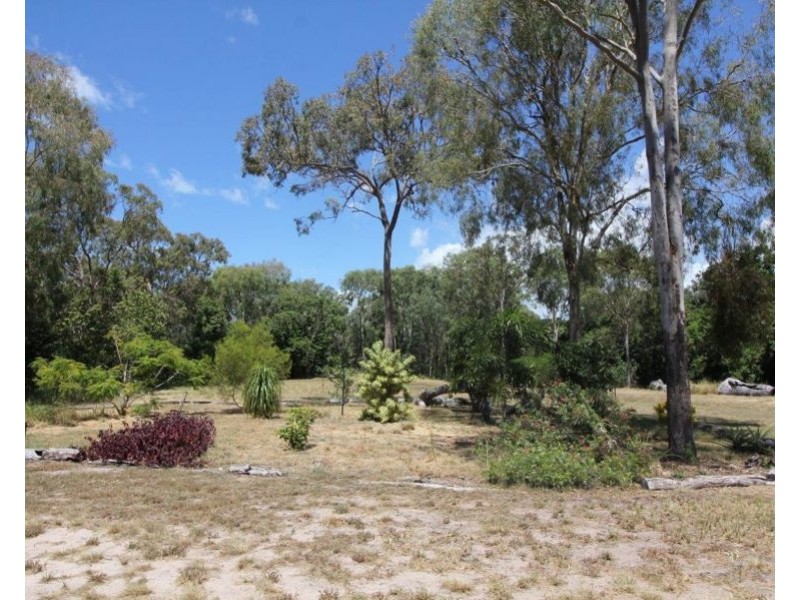 696 Fingerfield Road, Deepwater QLD 4674