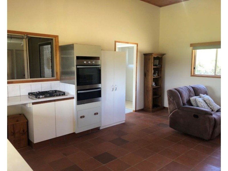 106 Matchbox Road, Deepwater QLD 4674