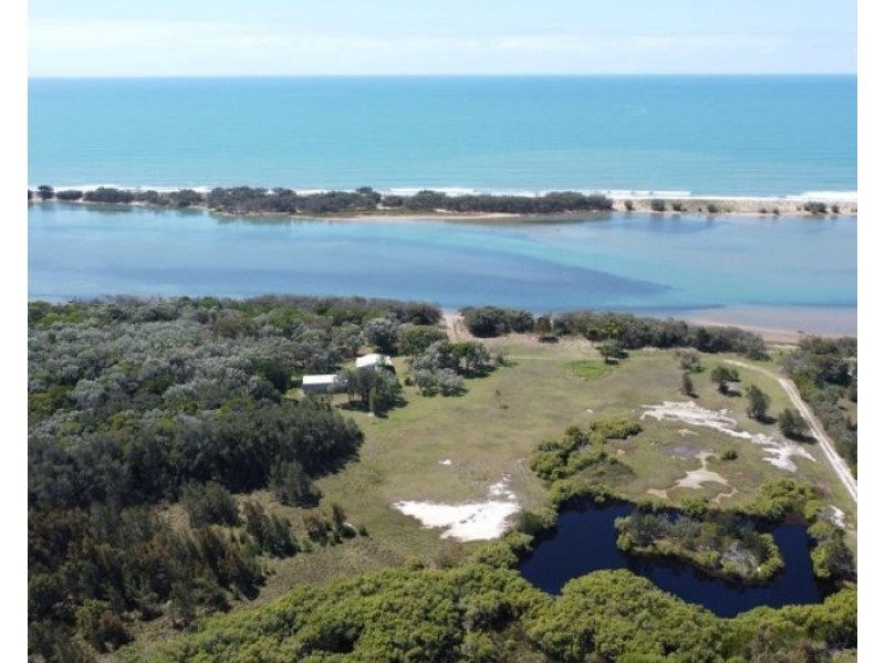 704 Fingerfield Road, Deepwater QLD 4674