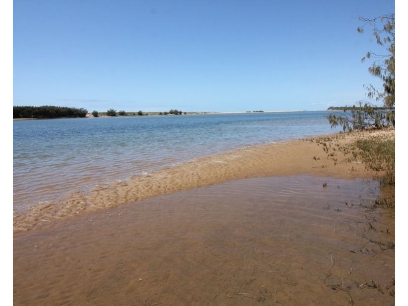 704 Fingerfield Road, Deepwater QLD 4674