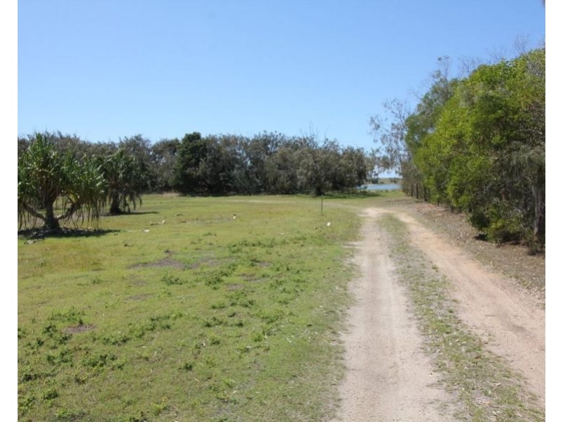 704 Fingerfield Road, Deepwater QLD 4674