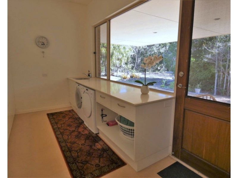 810 Fingerfield Road, Deepwater QLD 4674