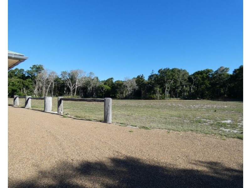 810 Fingerfield Road, Deepwater QLD 4674