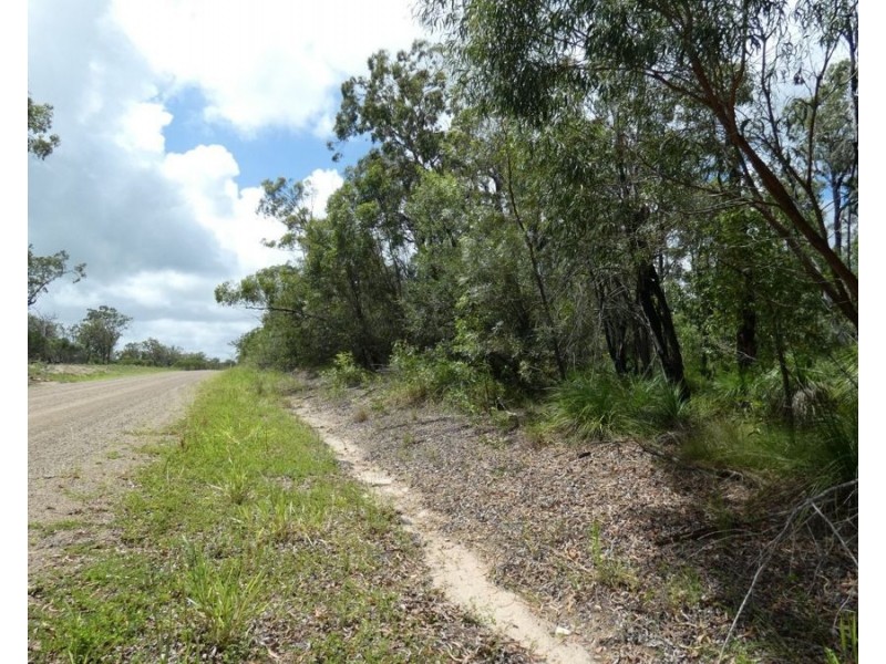 960 Pacific Drive, Deepwater QLD 4674