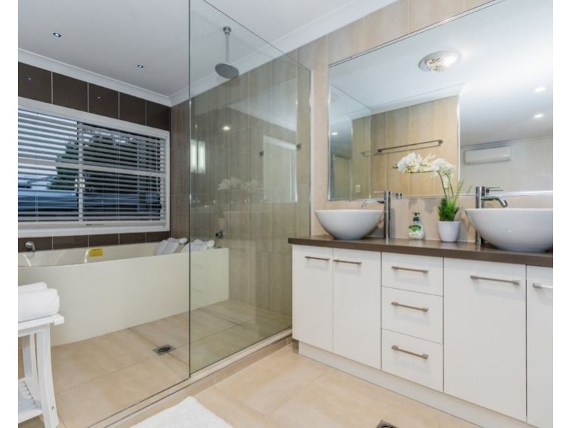 5 Goldsands Court, Agnes Water QLD 4677