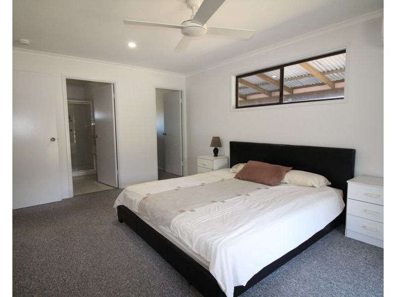 380 Fingerfield Road, Rules Beach QLD 4674