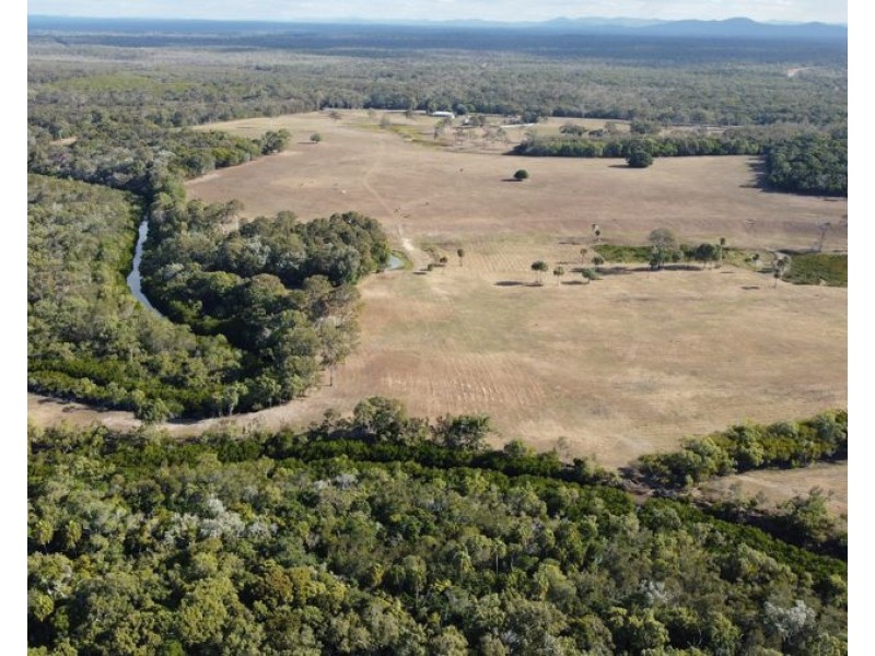 380 Fingerfield Road, Rules Beach QLD 4674