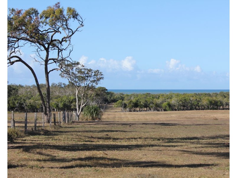 380 Fingerfield Road, Rules Beach QLD 4674