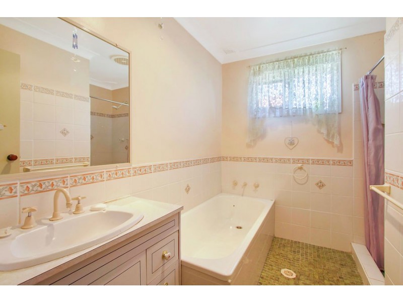 10 Meares Road, Mcgraths Hill NSW 2756