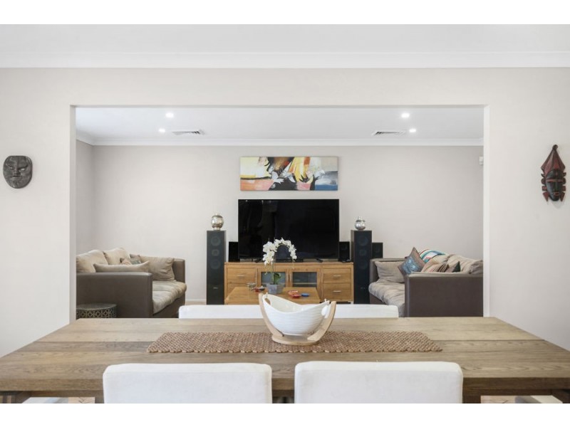 62 Aylward Avenue, Quakers Hill NSW 2763