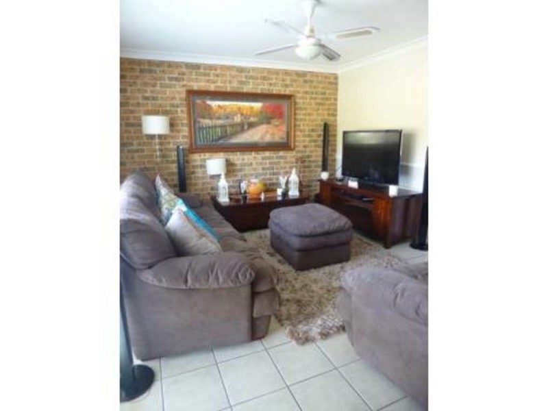 2a Bomaderry Crescent, Glenning Valley NSW 2261