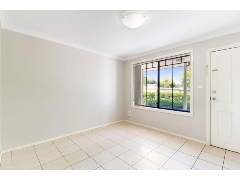 4 / 7 Highfield Road, Quakers Hill NSW 2763