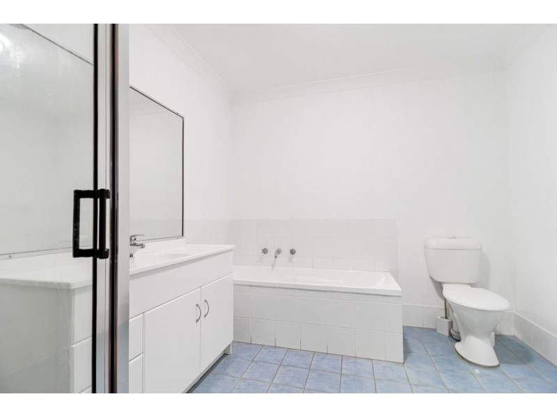 4 / 7 Highfield Road, Quakers Hill NSW 2763