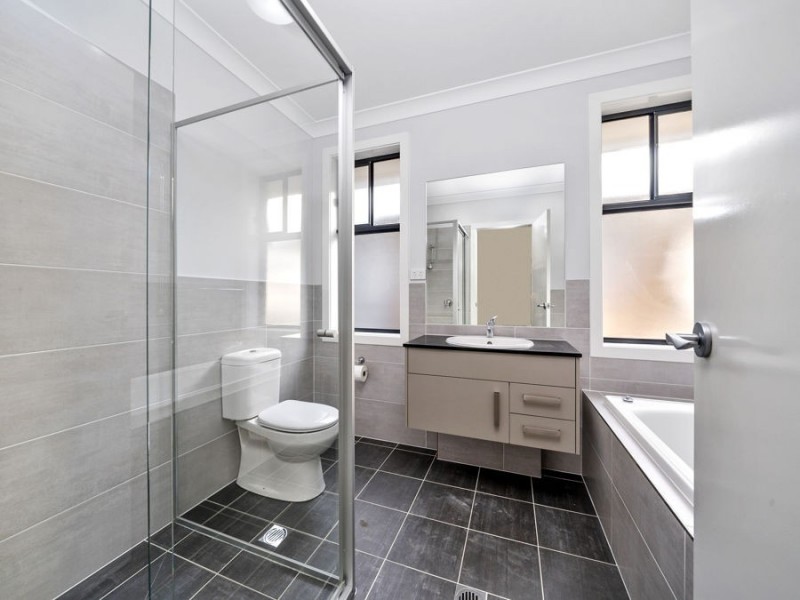 5 Redden Crescent, Riverstone NSW 2765