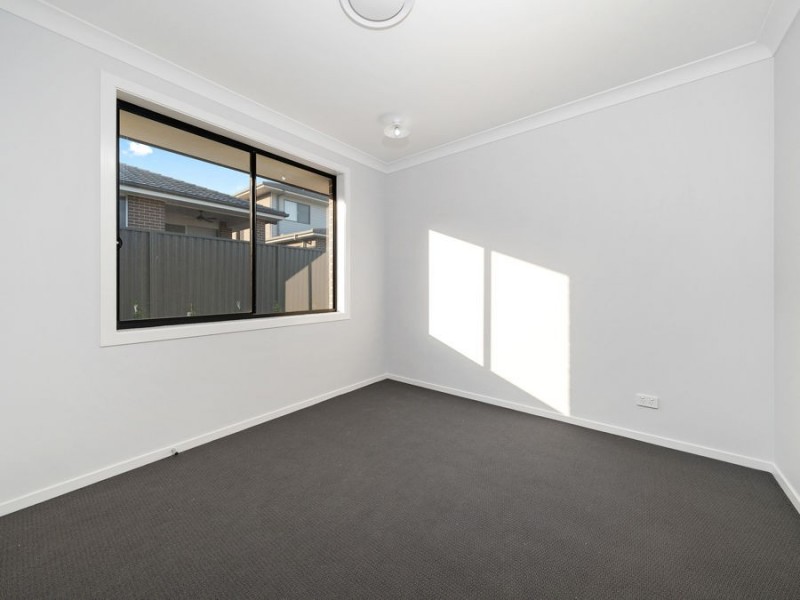 5 Redden Crescent, Riverstone NSW 2765