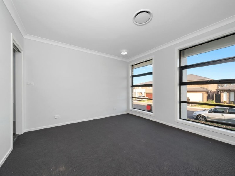 5 Redden Crescent, Riverstone NSW 2765