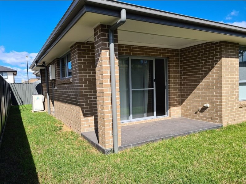 24 Vito Glade, Riverstone NSW 2765