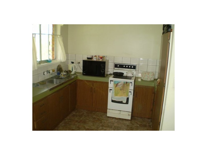 8 Forsyth Street, Gin Gin QLD 4671