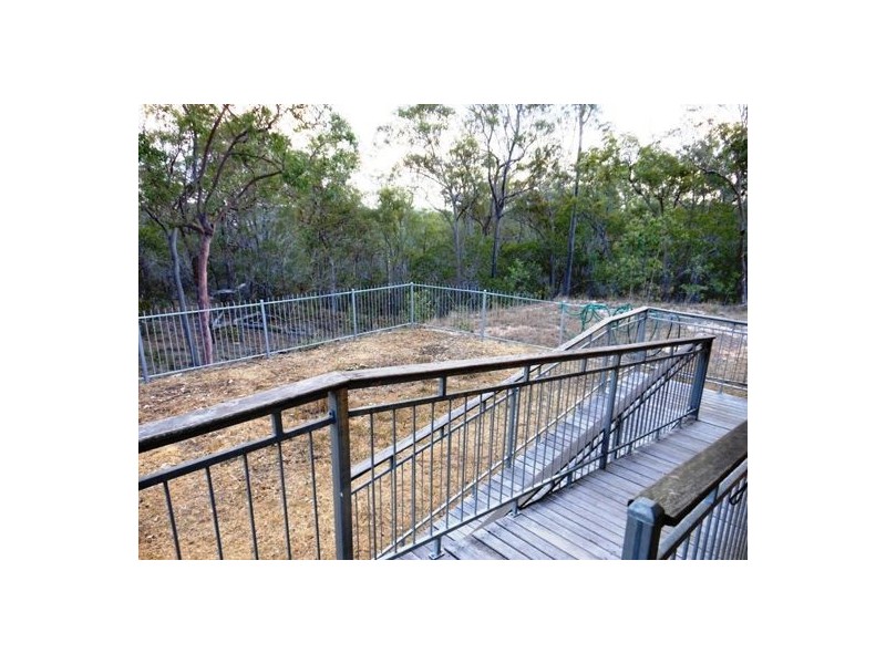 39 Hand Court, Gin Gin QLD 4671