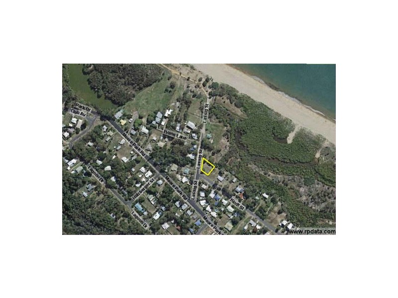 6 Lassig Street, Moore Park Beach QLD 4670