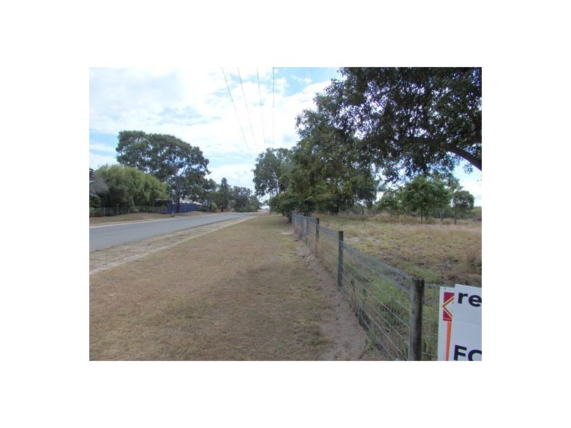 6 Lassig Street, Moore Park Beach QLD 4670