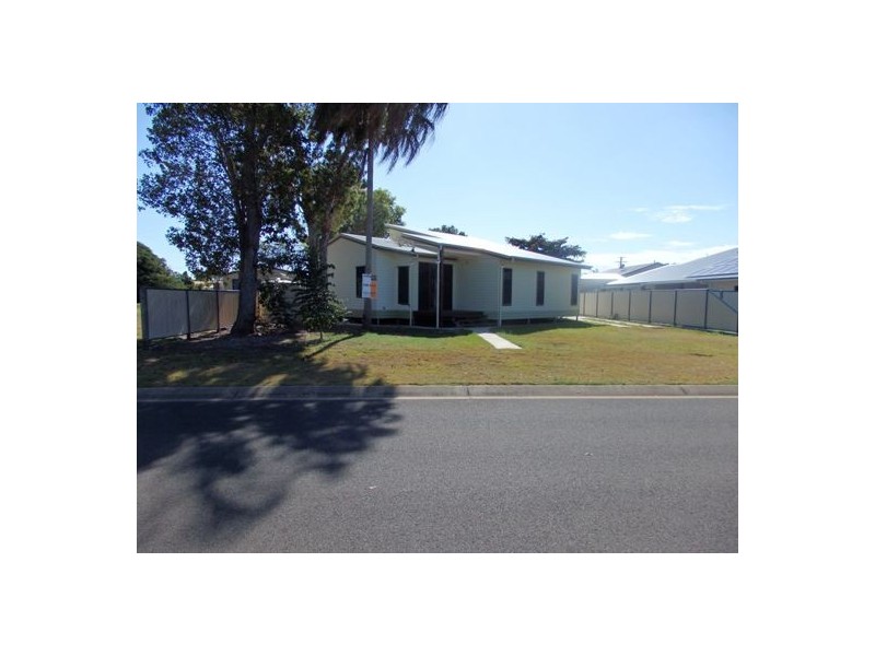 36 Acacia Street, Moore Park Beach QLD 4670