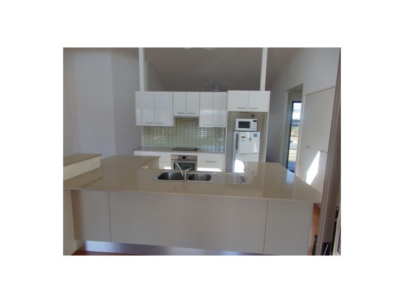 36 Acacia Street, Moore Park Beach QLD 4670