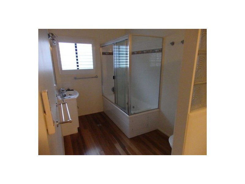 8 Sandpiper Grove, Moore Park Beach QLD 4670