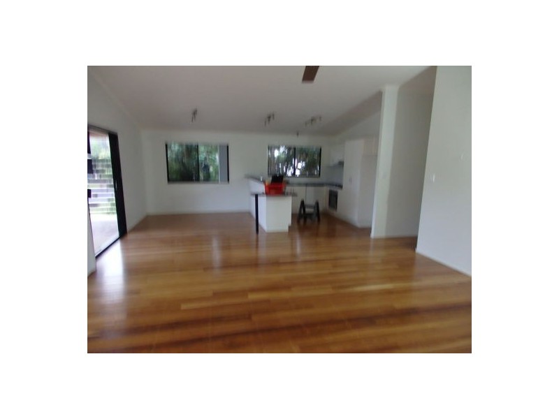 8 Sandpiper Grove, Moore Park Beach QLD 4670