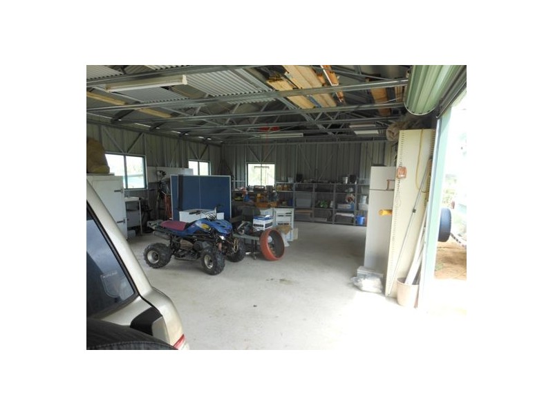 33 Woodswallow Drive, Gin Gin QLD 4671