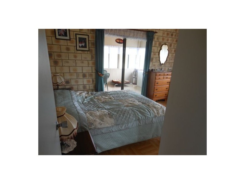 33 Woodswallow Drive, Gin Gin QLD 4671