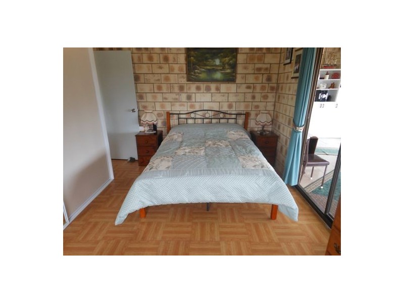 33 Woodswallow Drive, Gin Gin QLD 4671