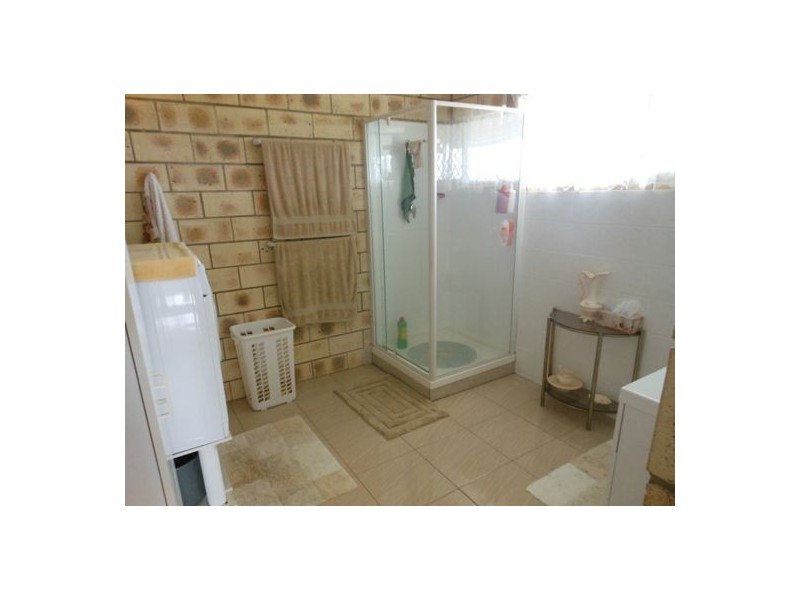 33 Woodswallow Drive, Gin Gin QLD 4671