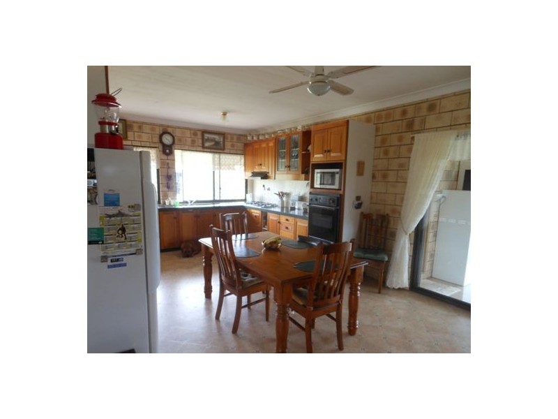 33 Woodswallow Drive, Gin Gin QLD 4671