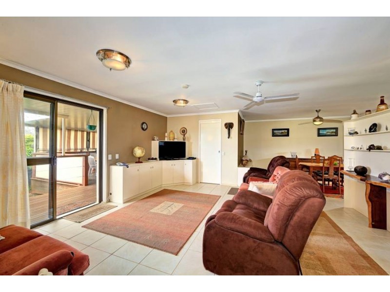 28 Hunter Street, Burnett Heads QLD 4670