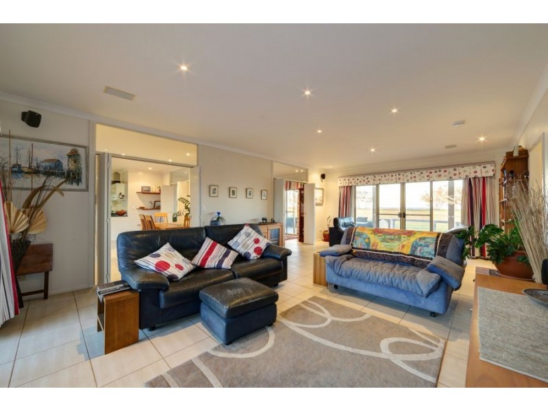 210 Shelley, Burnett Heads QLD 4670
