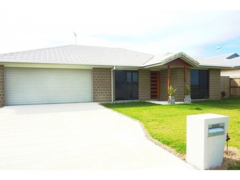 2 Sandstone Street, Burnett Heads QLD 4670