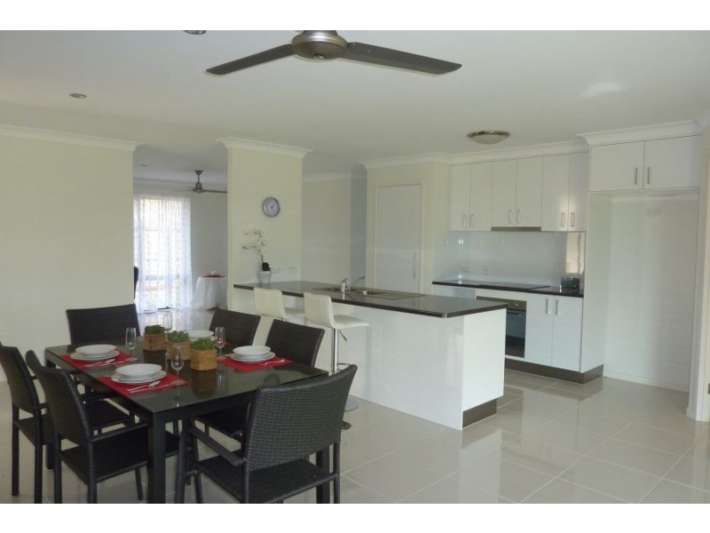 2 Sandstone Street, Burnett Heads QLD 4670