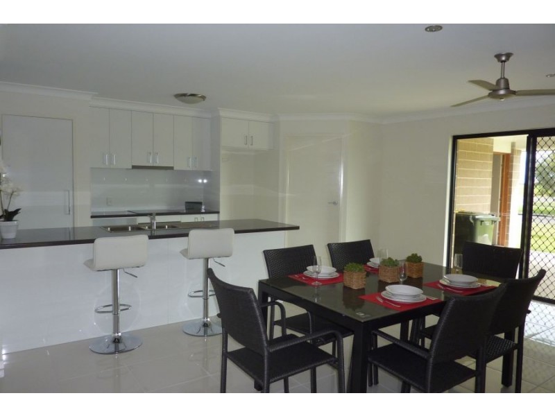 2 Sandstone Street, Burnett Heads QLD 4670