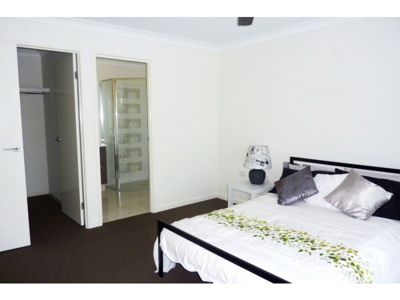 2 Sandstone Street, Burnett Heads QLD 4670