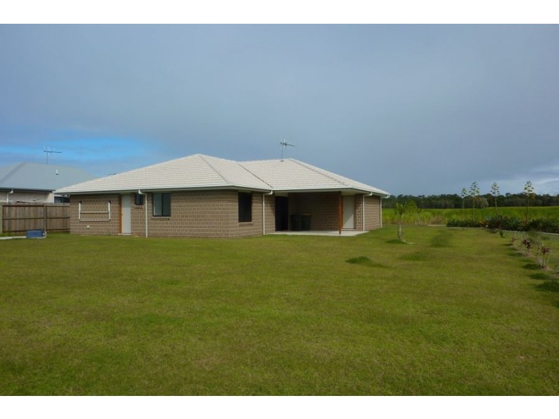 2 Sandstone Street, Burnett Heads QLD 4670