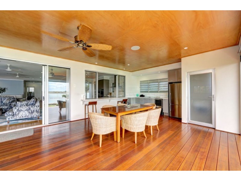56 Corser Street, Burnett Heads QLD 4670