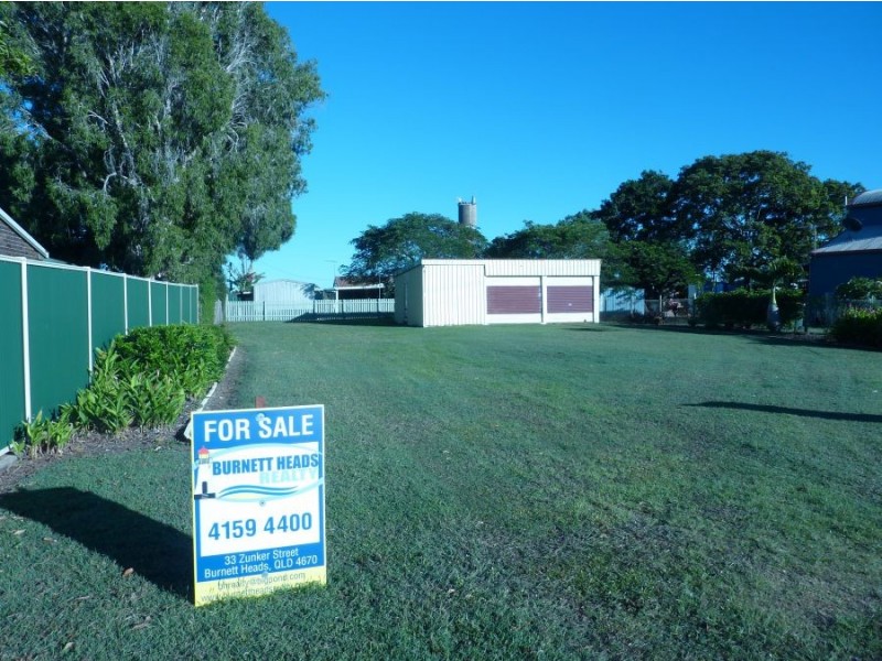 5 Burnett Heads Road, Burnett Heads QLD 4670